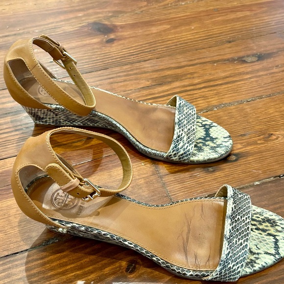 Tory Burch snakeskin low wedge sandals - Picture 2 of 5